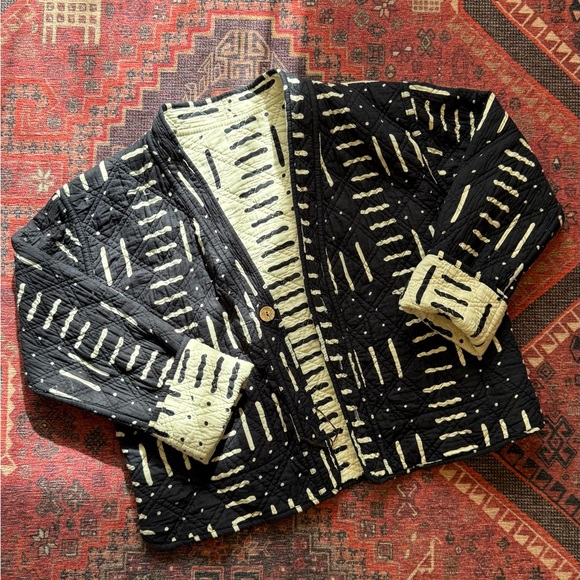 Black and White Quilted Jacket - Picture 2 of 3